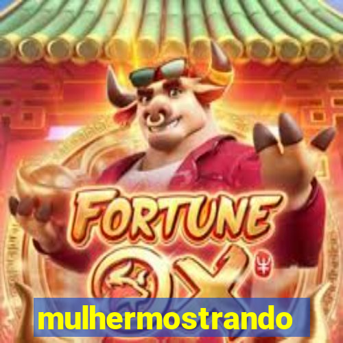 mulhermostrandoopeito